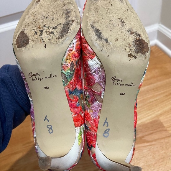 Bettye Muller Astor Pointed Toe Pumps Size 9 | Multicolor Heels - Picture 8 of 12